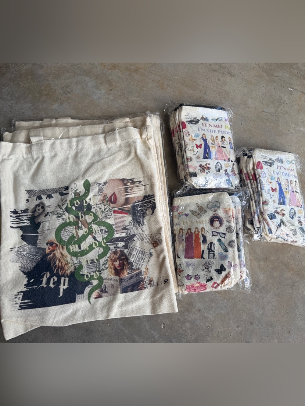 Taylor Swift Canvas Bags 4 bigger ones & 10 smaller ones